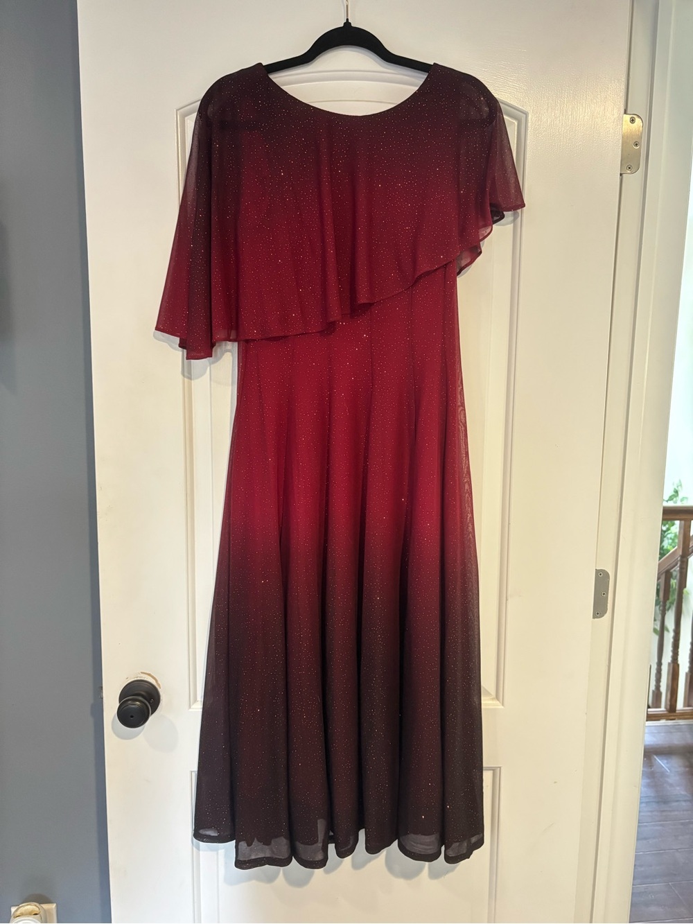 Elegant Red Ombre Evening Dress with Sparkle Capelet